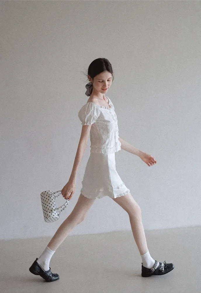 Women’s Puff Sleeve Ruffle Button Blouse