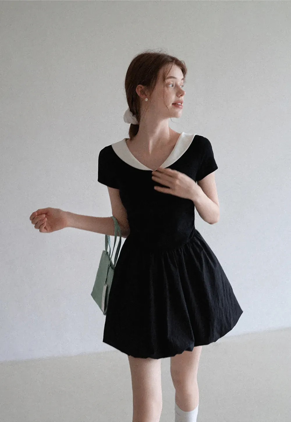 Contrast Collar Puff Sleeve Mini Dress