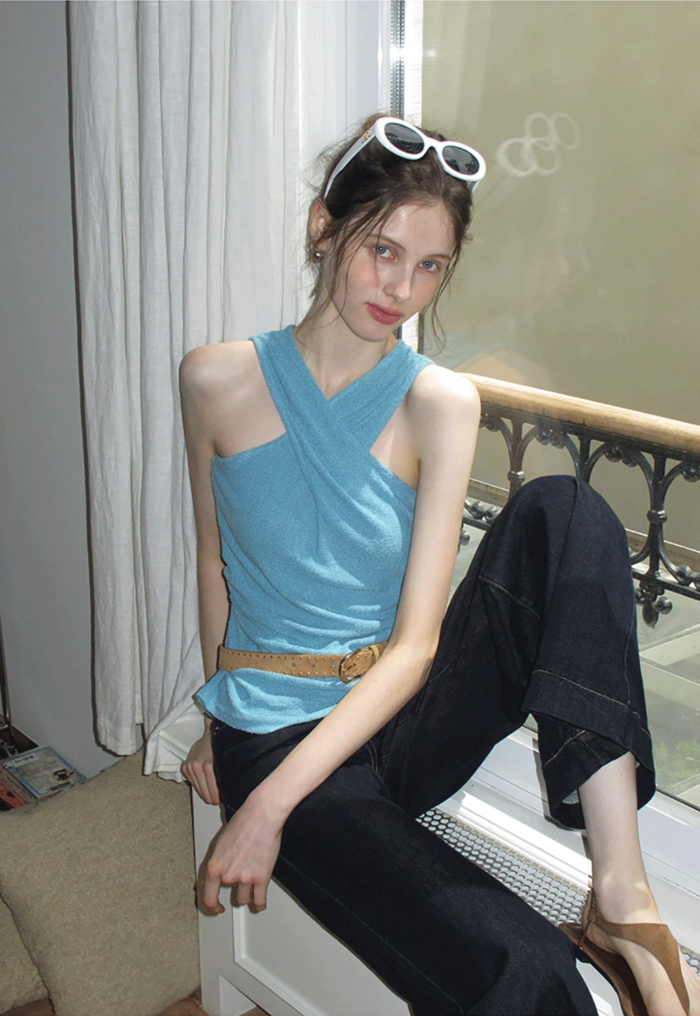 Wide-Leg Belted Jeans