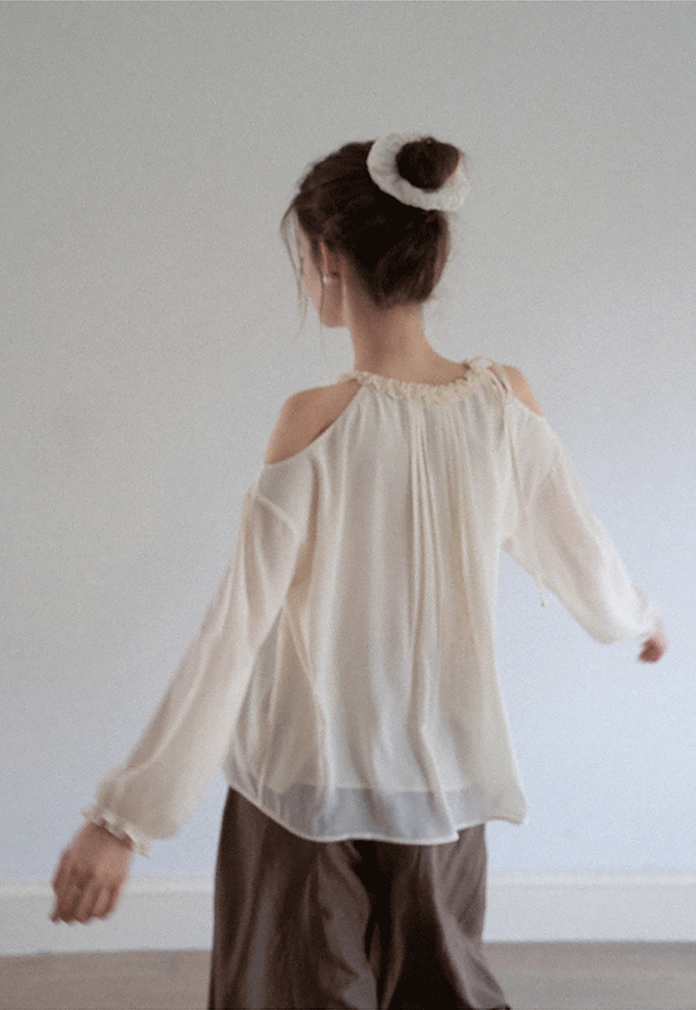 Women’s Cold-Shoulder Pleated Blouse