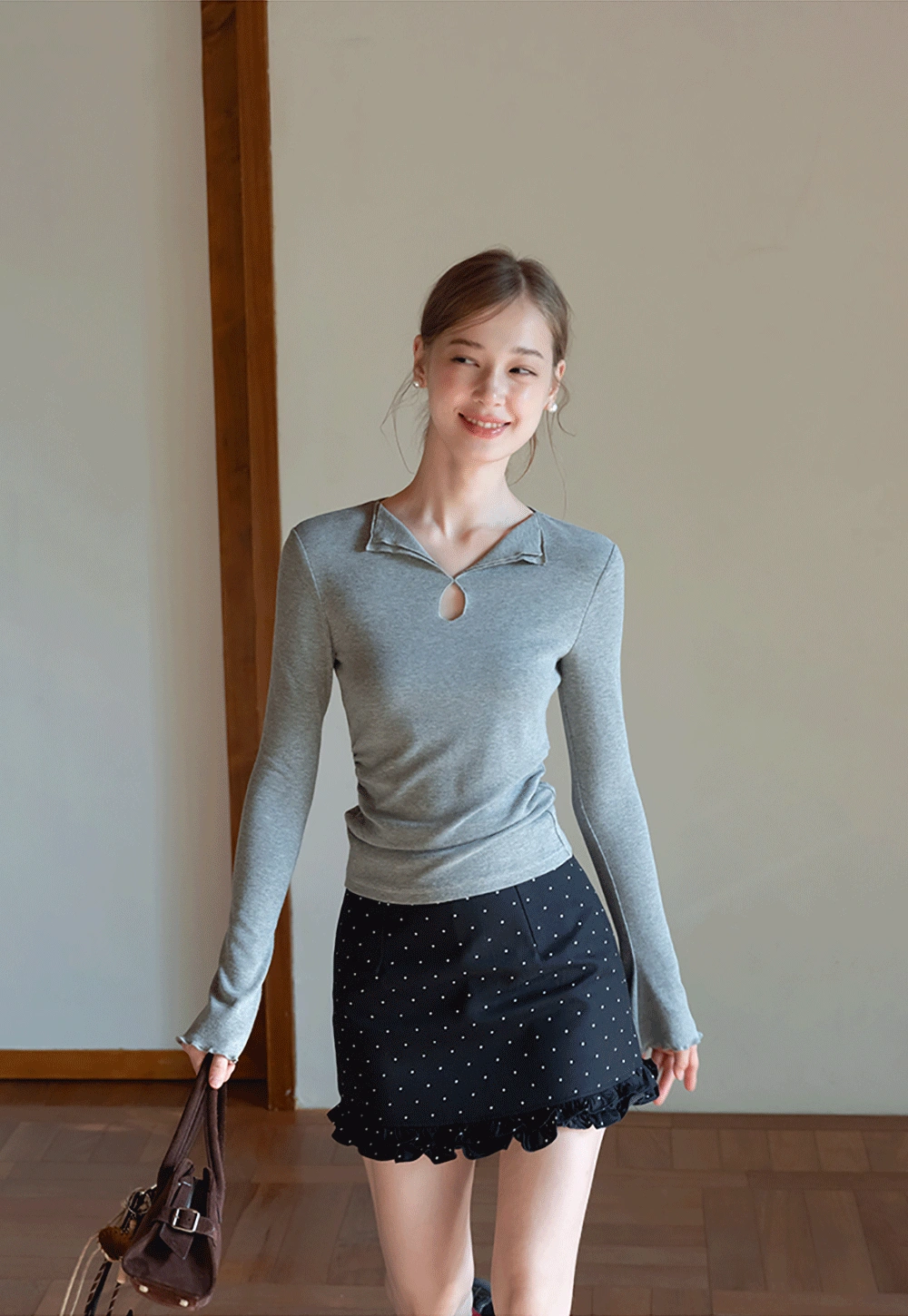 Contrast Trim V-Neck Long Sleeve Shoulder T-Shirt