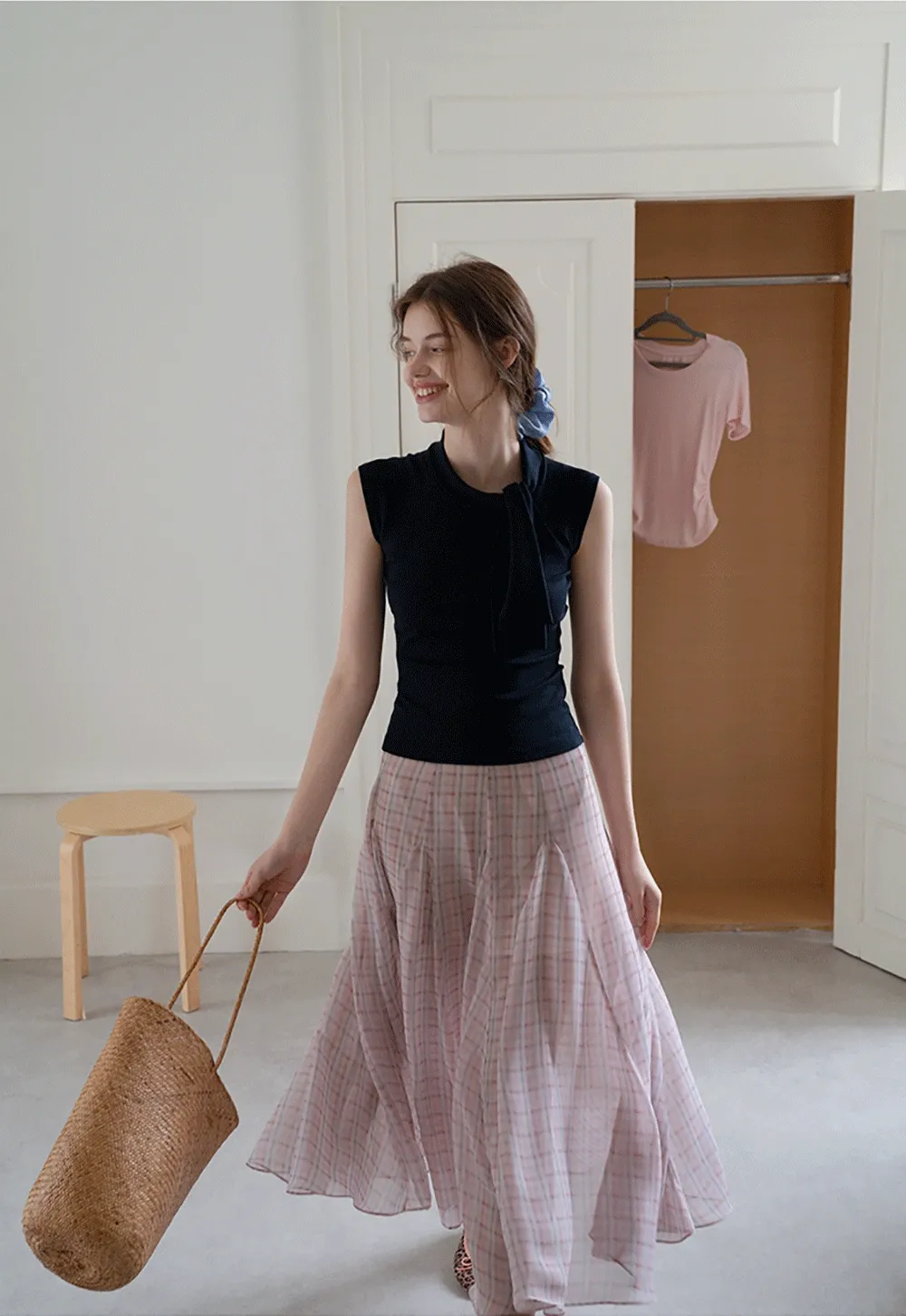 Women’s Sleeveless Knit Top