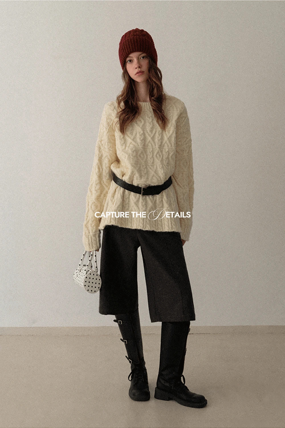 Elegant Woolen Three-Quarter Pants