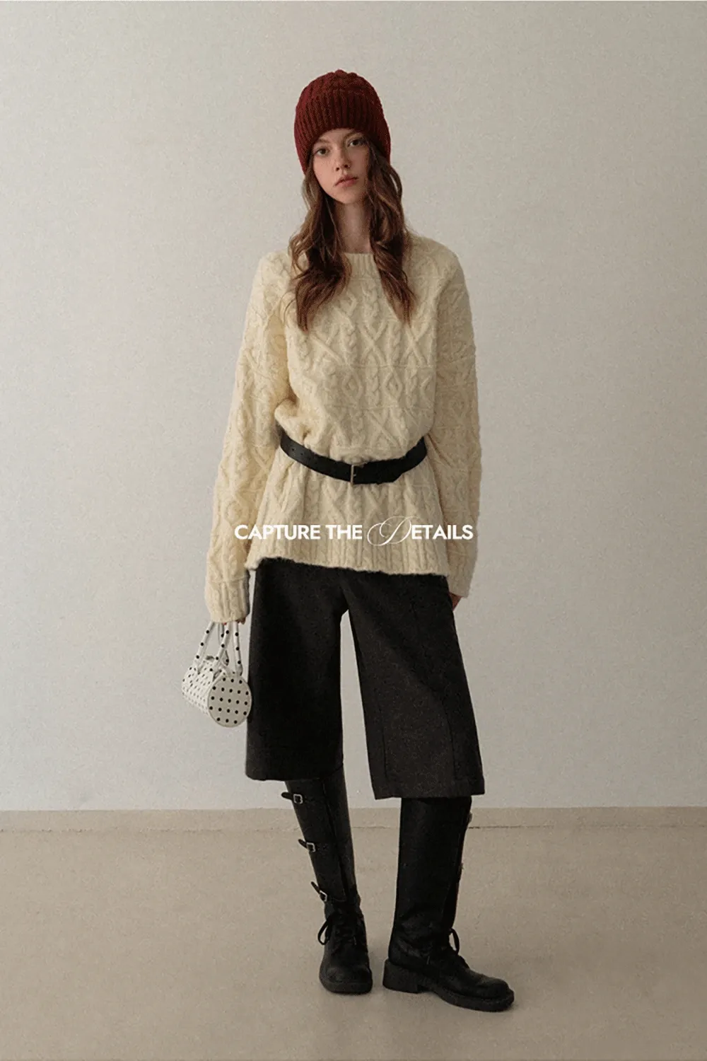 Elegant Woolen Three-Quarter Pants