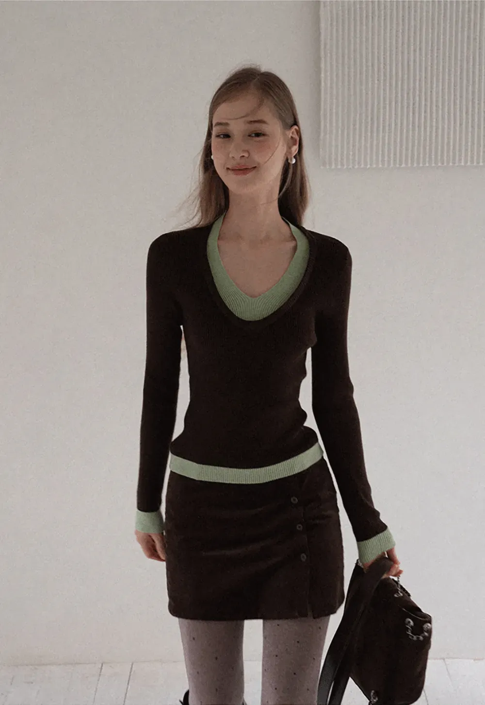 Contrast Trim V Neck Knit Top