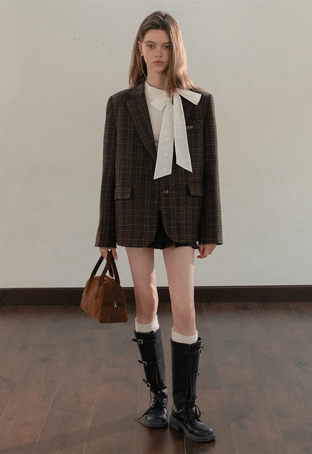 Fashionable White Long Sleeve Tee