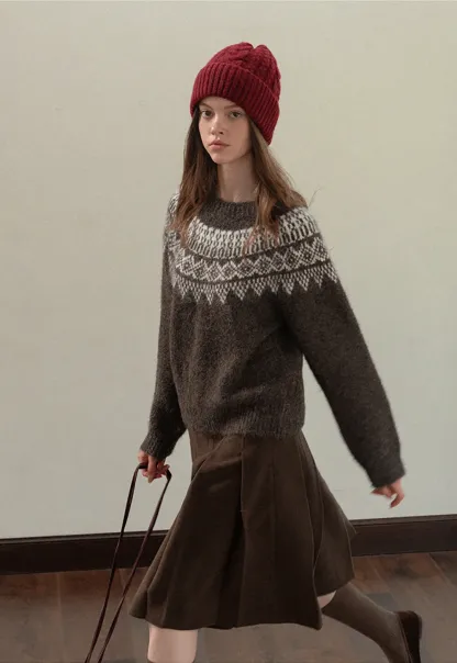 Women’s High-Waisted Pleated Skirt in Brown