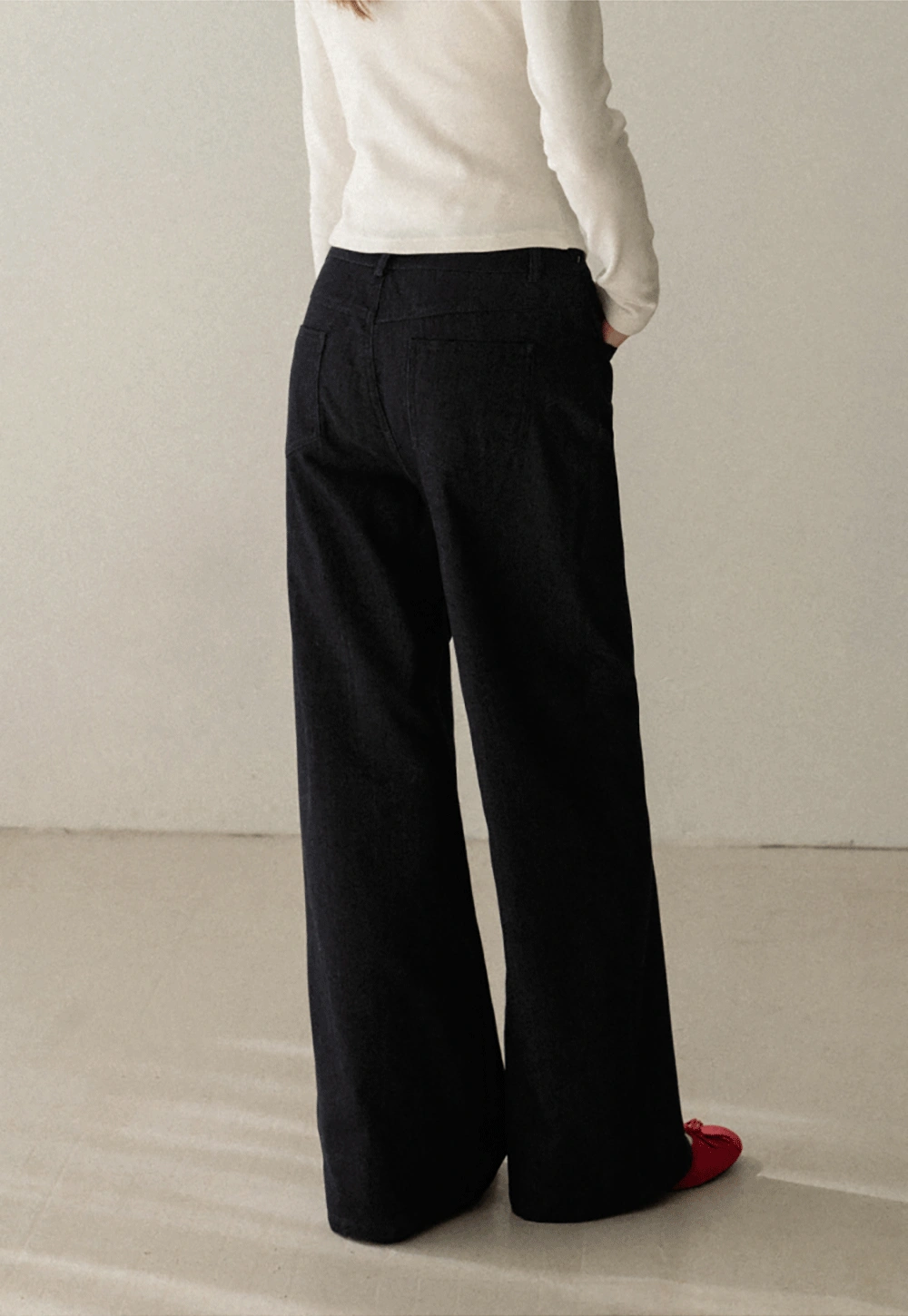 Women High-Waisted Wide-Leg Jeans