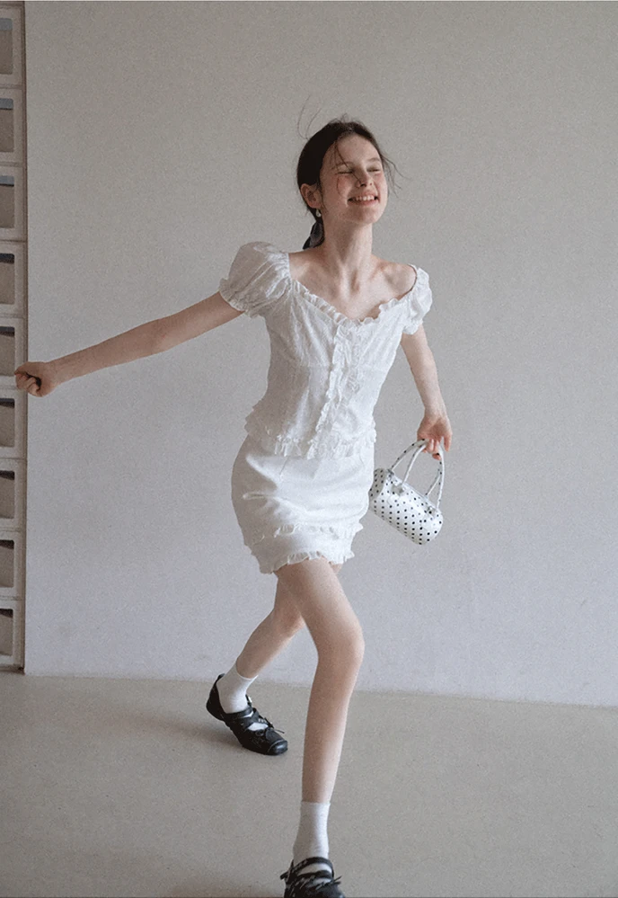 Women’s Puff Sleeve Ruffle Button Blouse