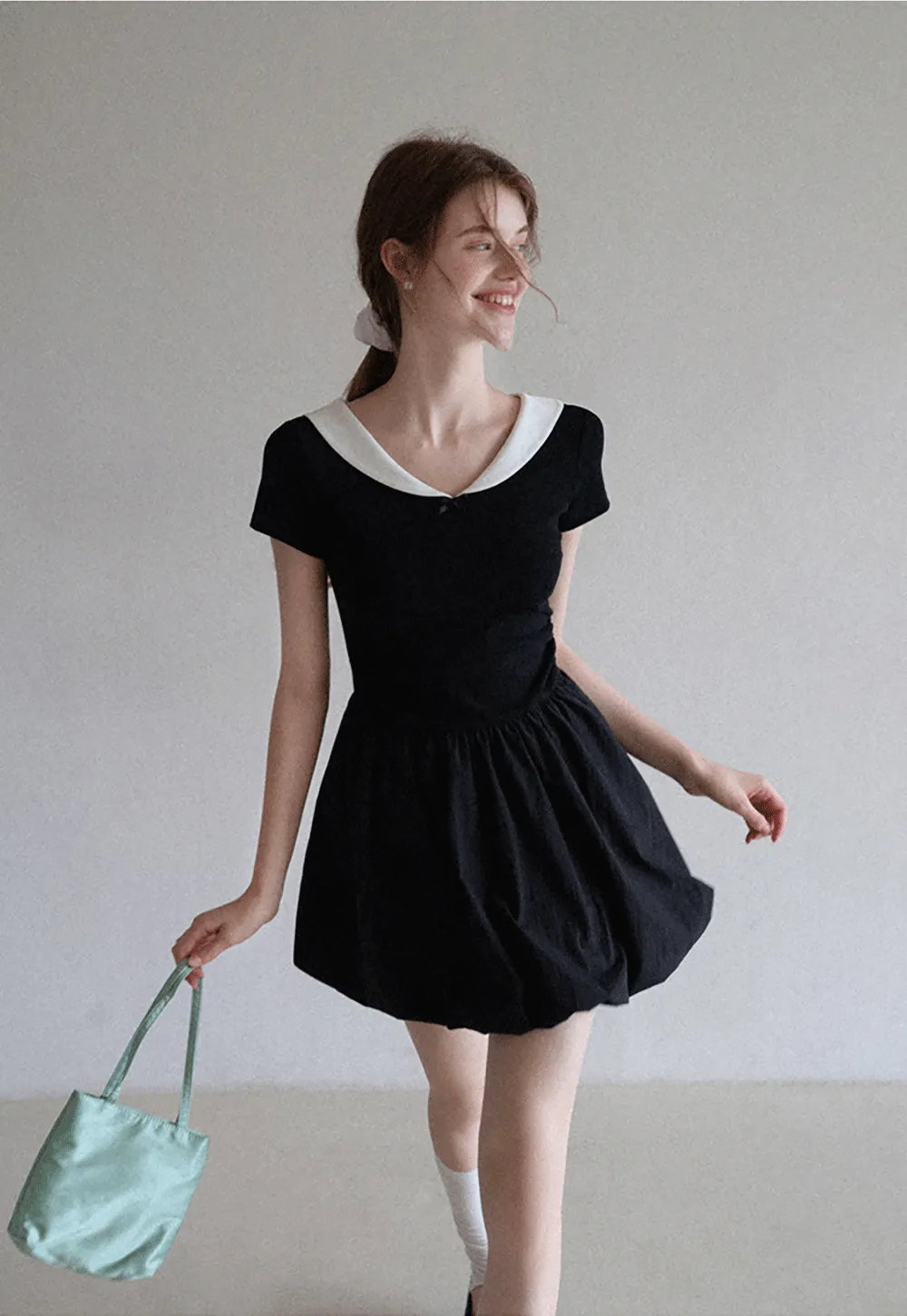 Contrast Collar Puff Sleeve Mini Dress