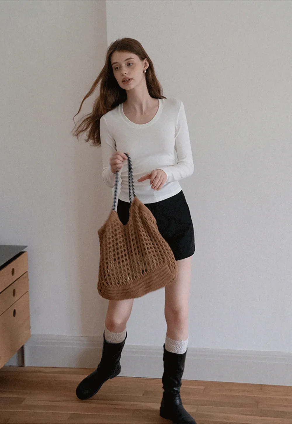 Women Long Sleeve Side Ruched Scoop Neck Crop Top