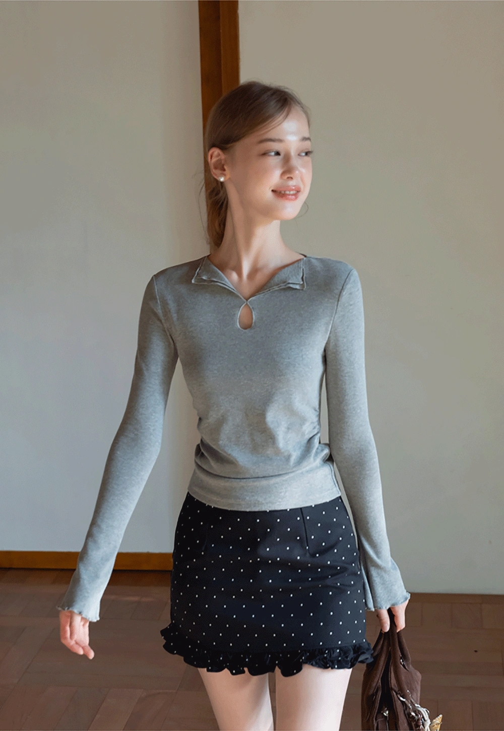 Contrast Trim V-Neck Long Sleeve Shoulder T-Shirt