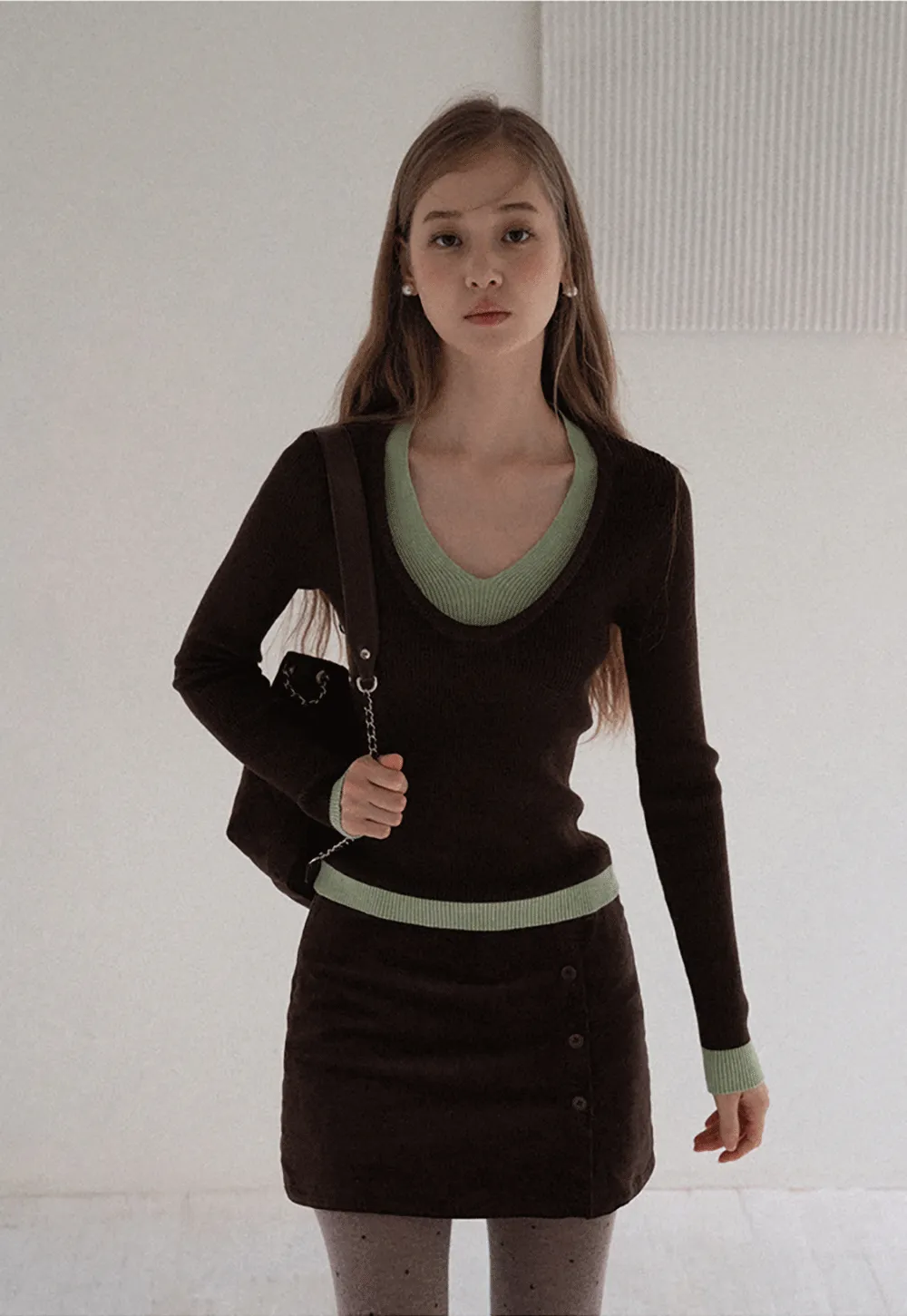 Contrast Trim V Neck Knit Top