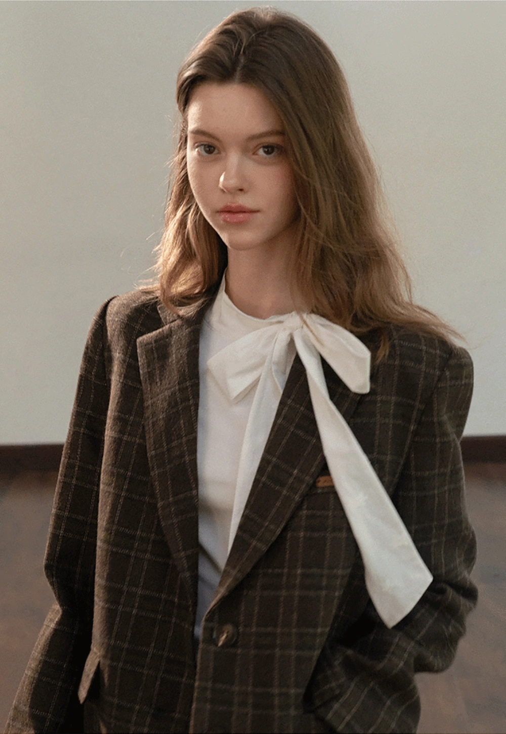 Fashionable White Long Sleeve Tee