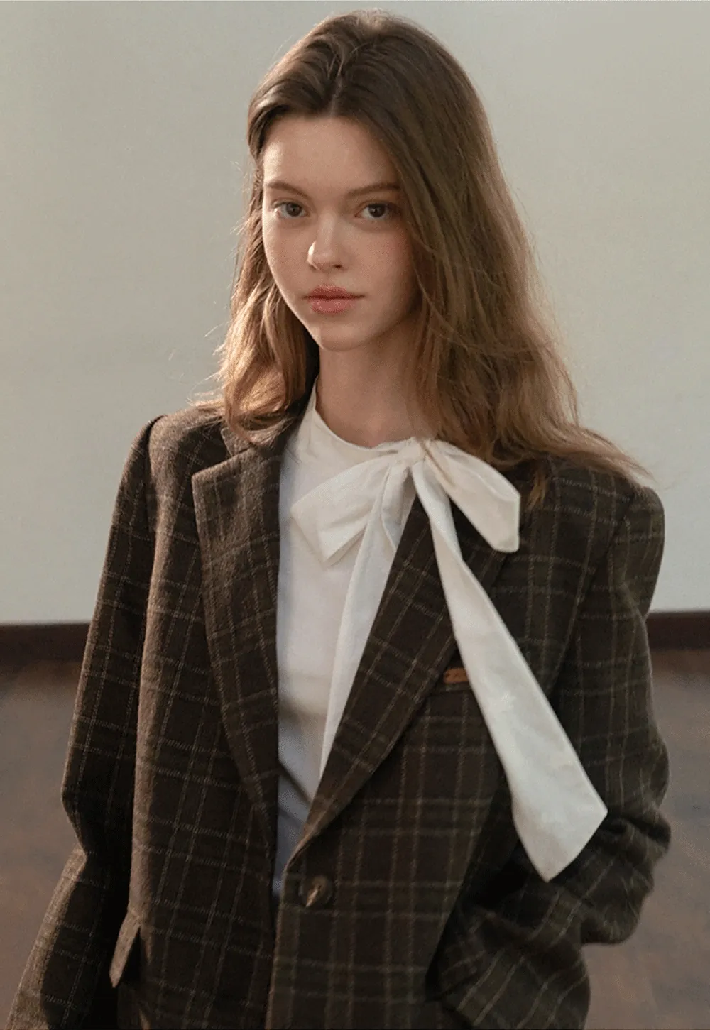 Fashionable White Long Sleeve Tee