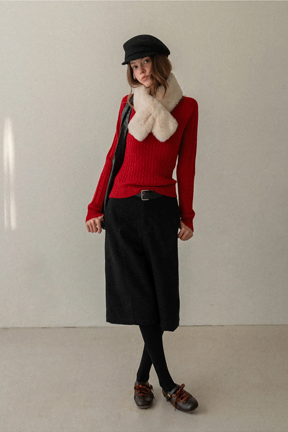 Elegant Woolen Three-Quarter Pants