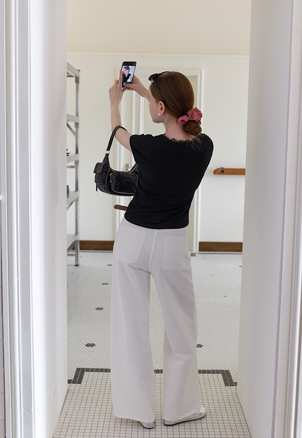 Women's Ruched V-Neck Lace Trim Fitted T-Shirt