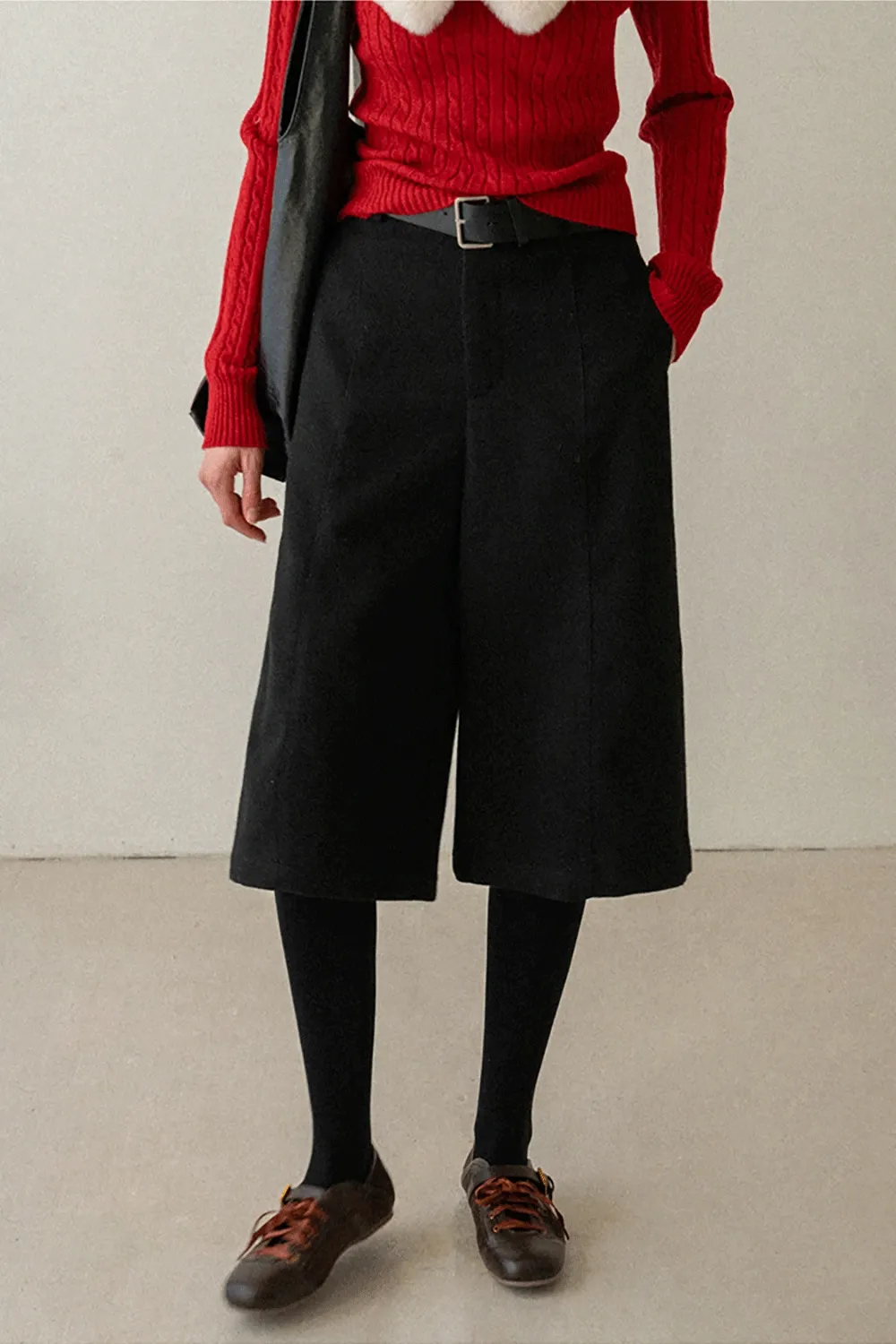 Elegant Woolen Three-Quarter Pants
