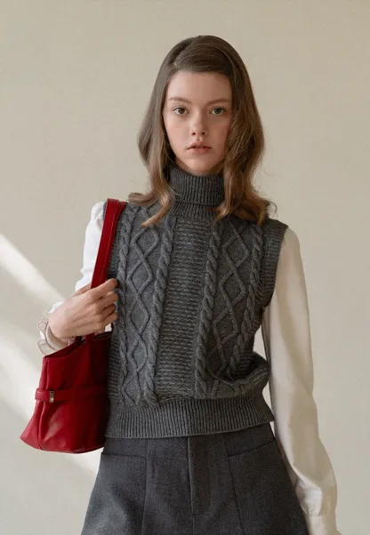 Cable Knit Sleeveless Turtleneck Sweater