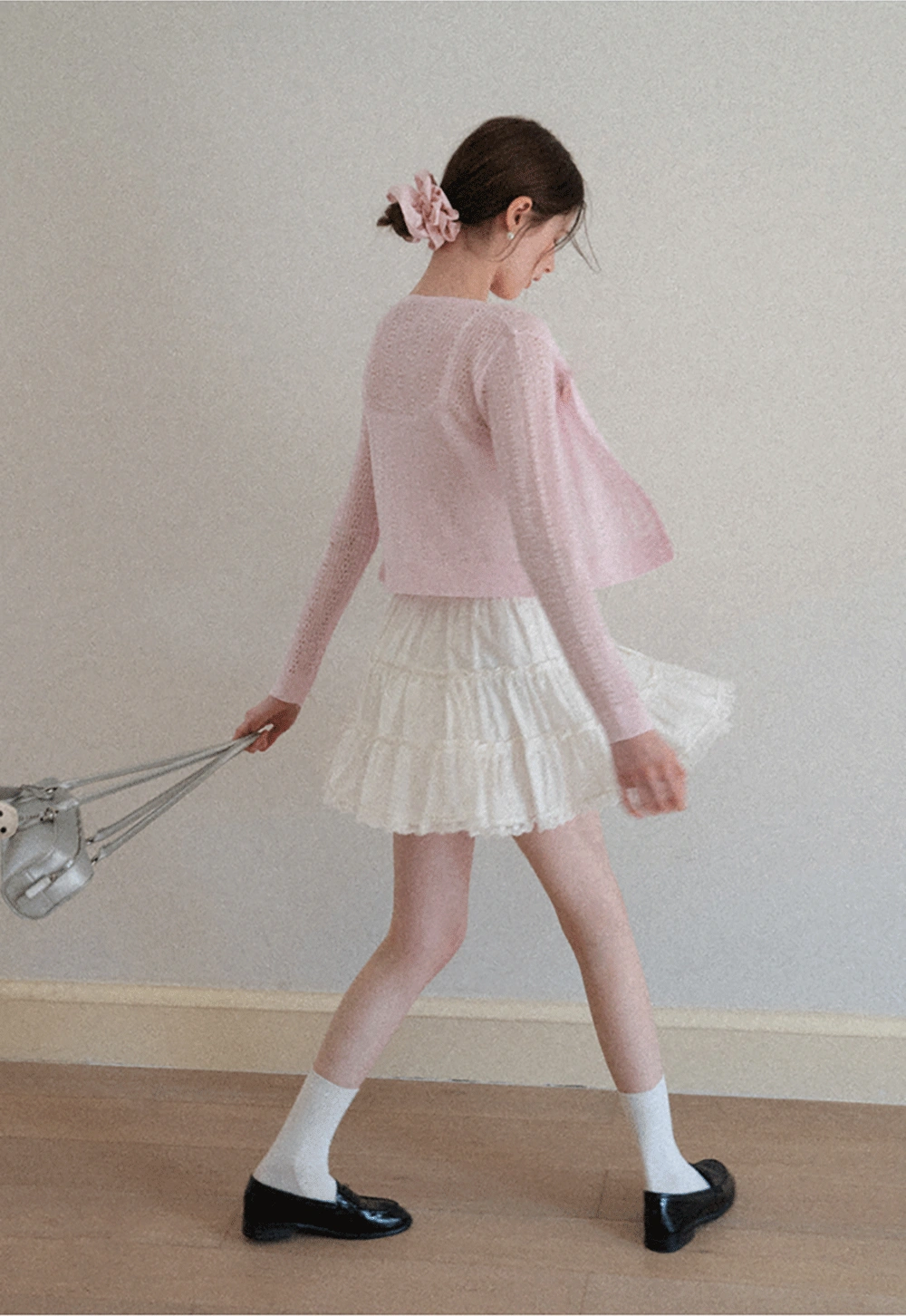 V Neck Cropped Knit Cardigan with Floral Button