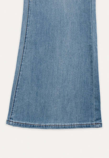Women’s Flared Jeans with Belt