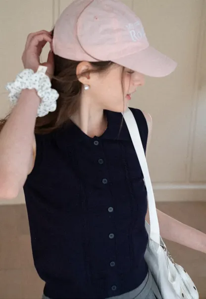 Sleeveless Knit Top with Collar and Buttons