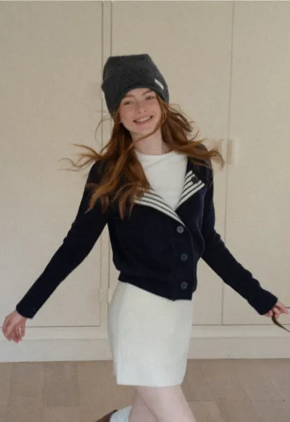 Elegant Basic Knit Sweater with Ribbed Hem and Sleeves