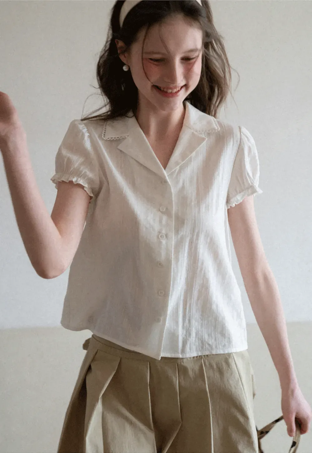 Short Sleeve Shirt with Collar and Button Front