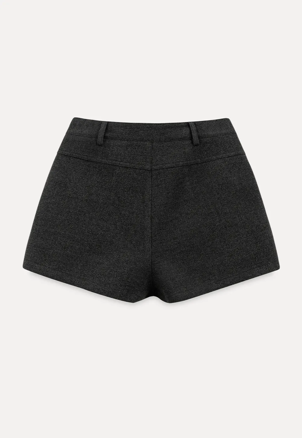 High waist tailored shorts with front pockets and zipper closure