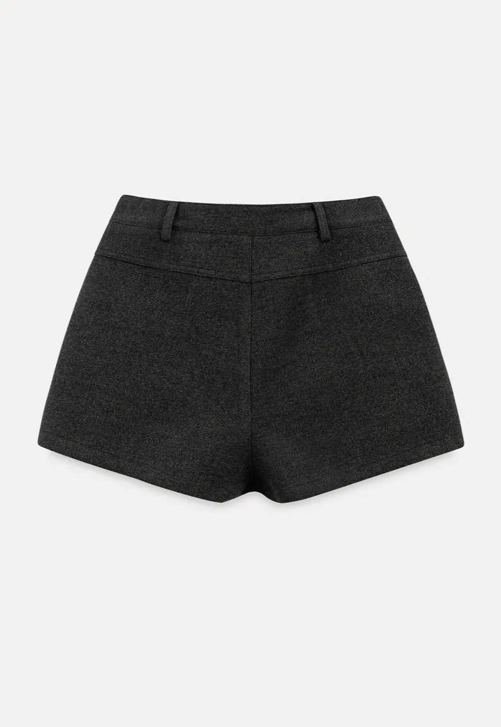 High waist tailored shorts with front pockets and zipper closure