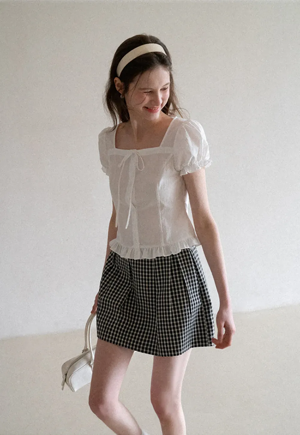 Square neck puff sleeve blouse with ruffle hem