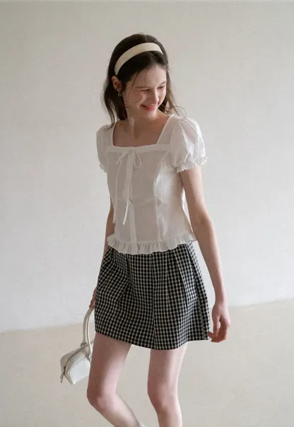 Square neck puff sleeve blouse with ruffle hem