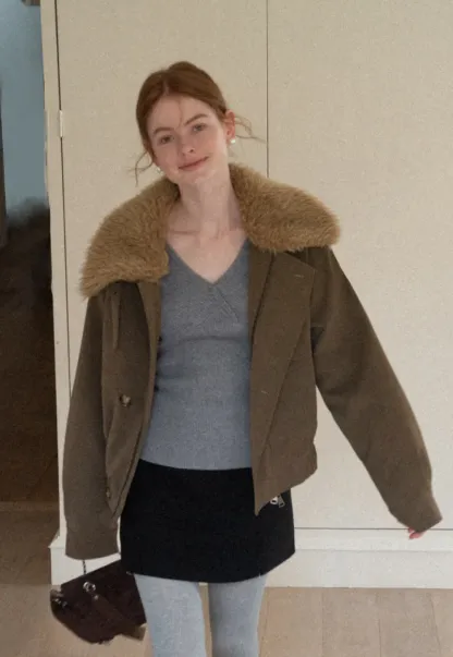 Ribbed knit sweater with round neckline long sleeves simple design