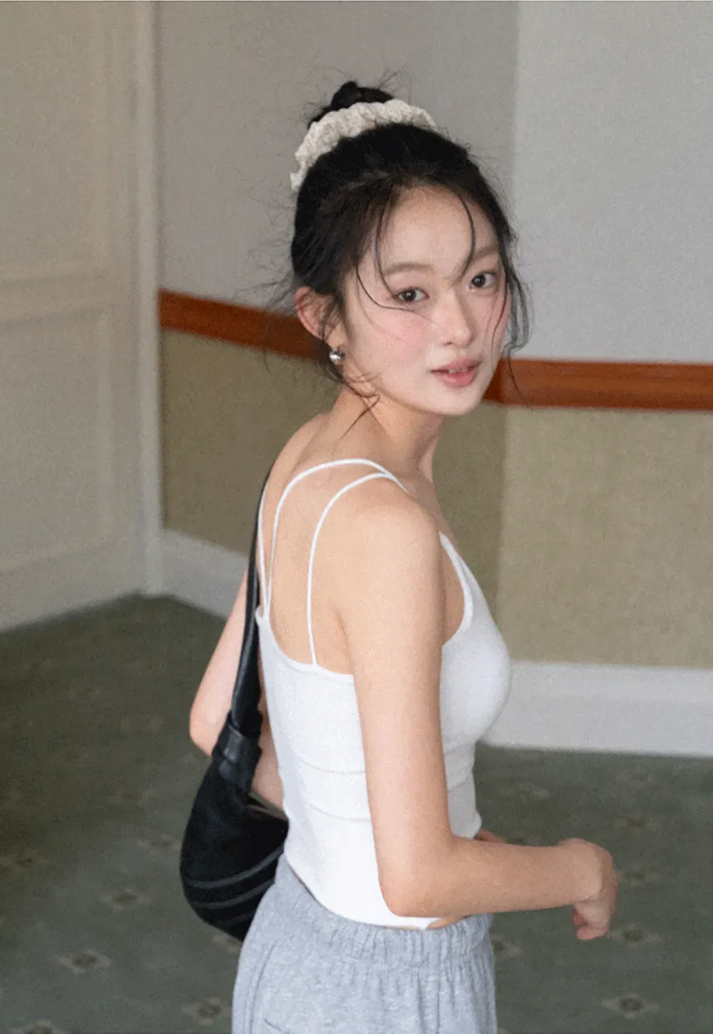 Thin strap scoop neck fitted tank top