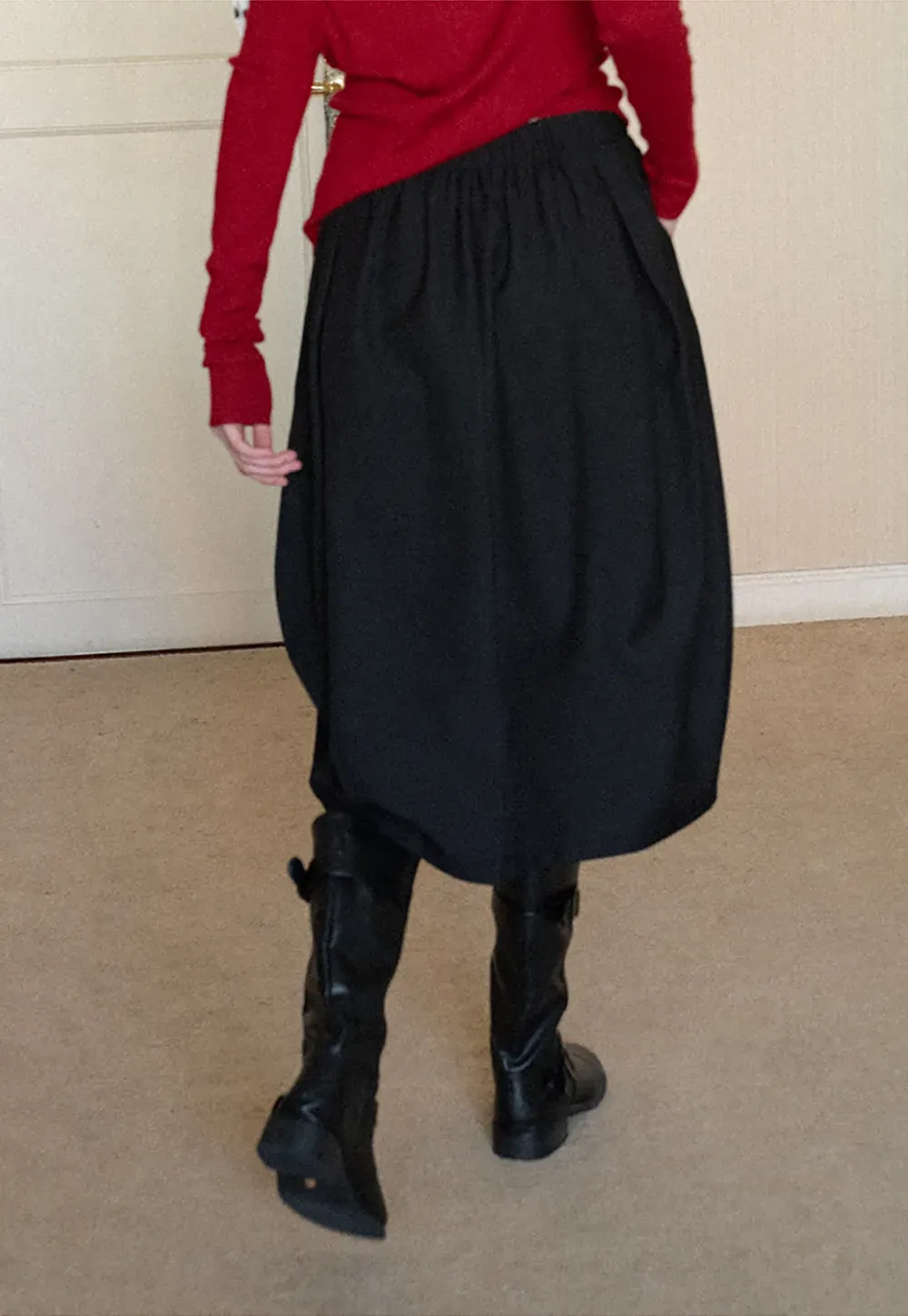 Elegant Pleated Midi Skirt with Flared Design