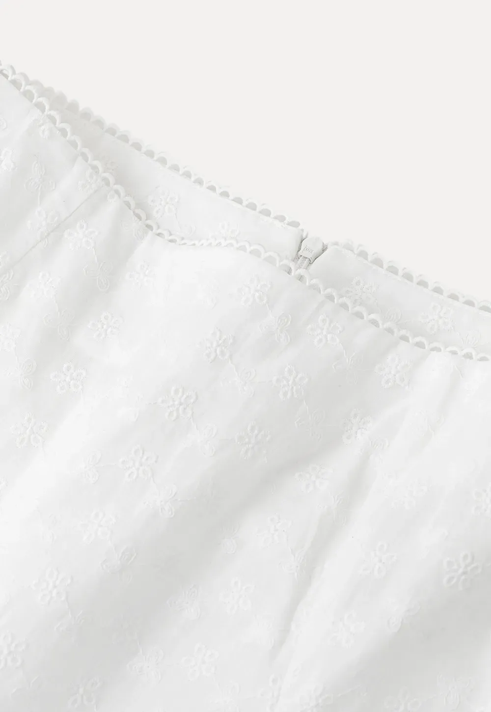 Flared pleated skirt with subtle texture