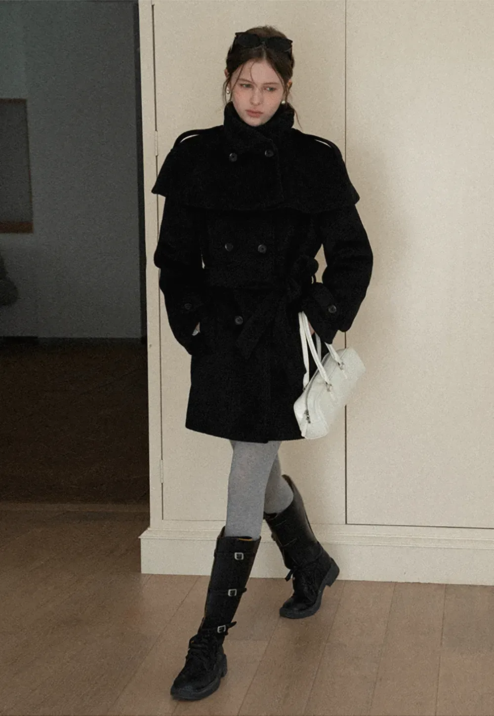 Elegant Wool Coat with Belted Design and Wide Collar