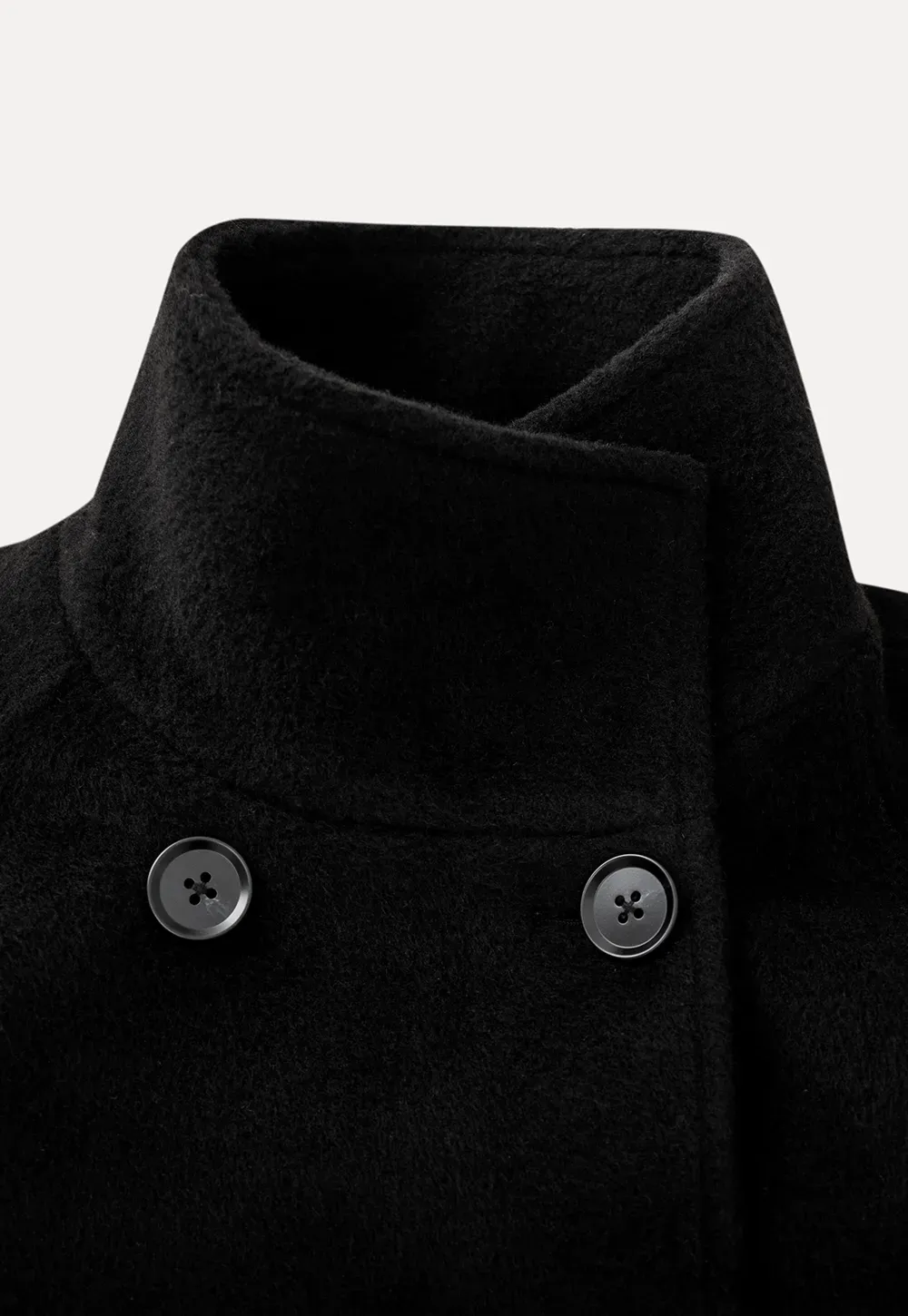 Elegant Wool Coat with Belted Design and Wide Collar