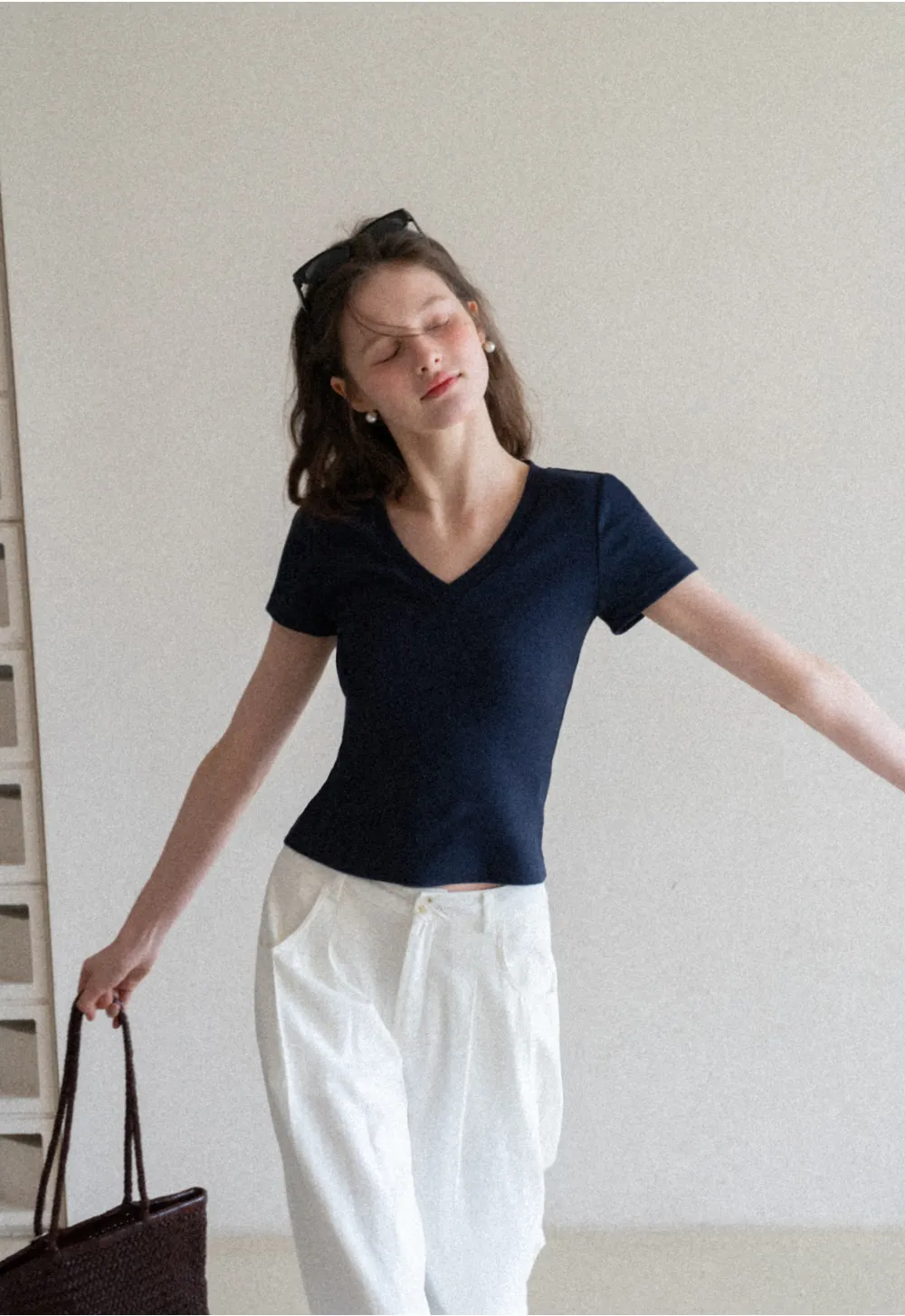 V neck short sleeve knit t shirt