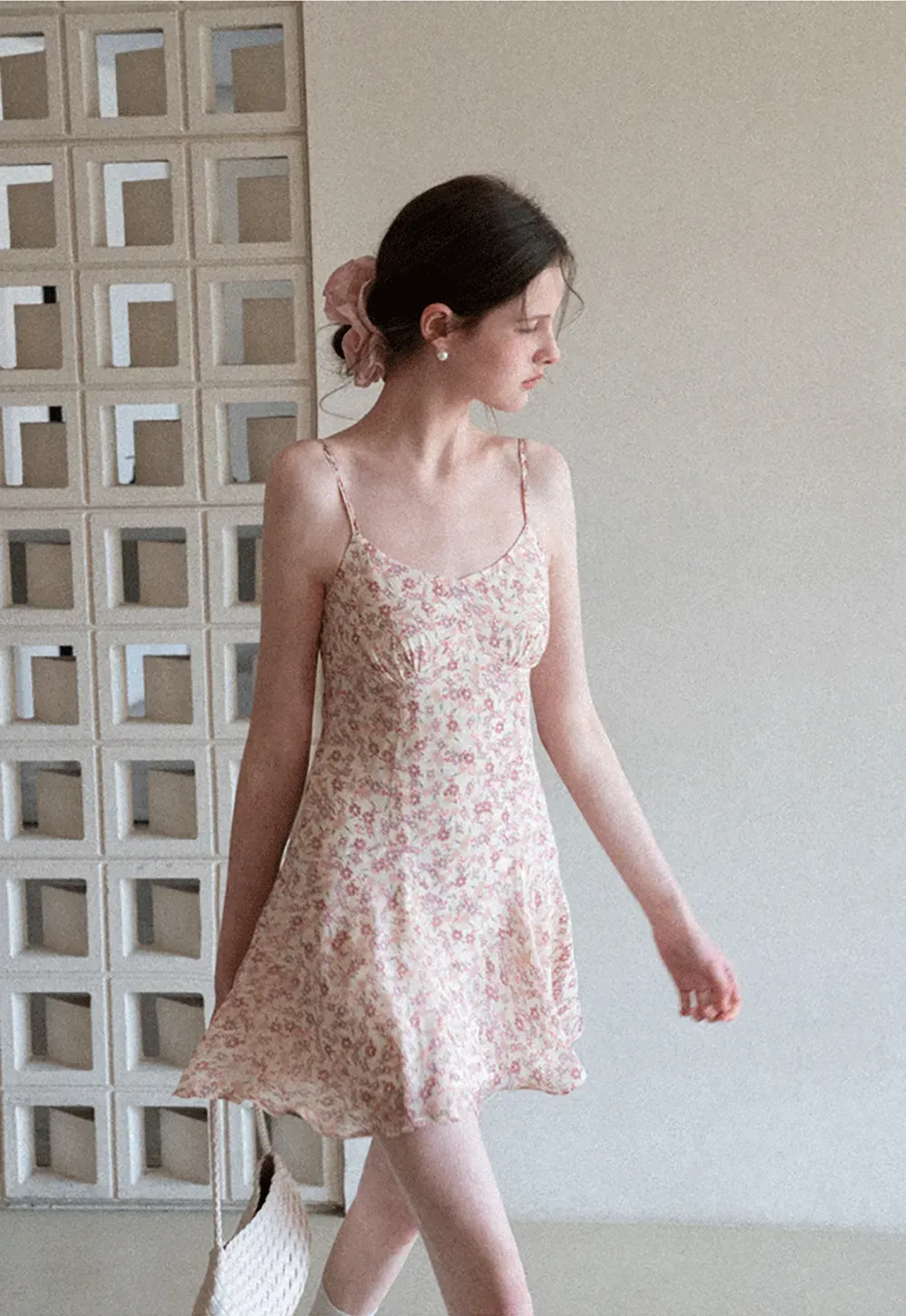 Floral Print Sleeveless Mini Dress with Pleated Skirt