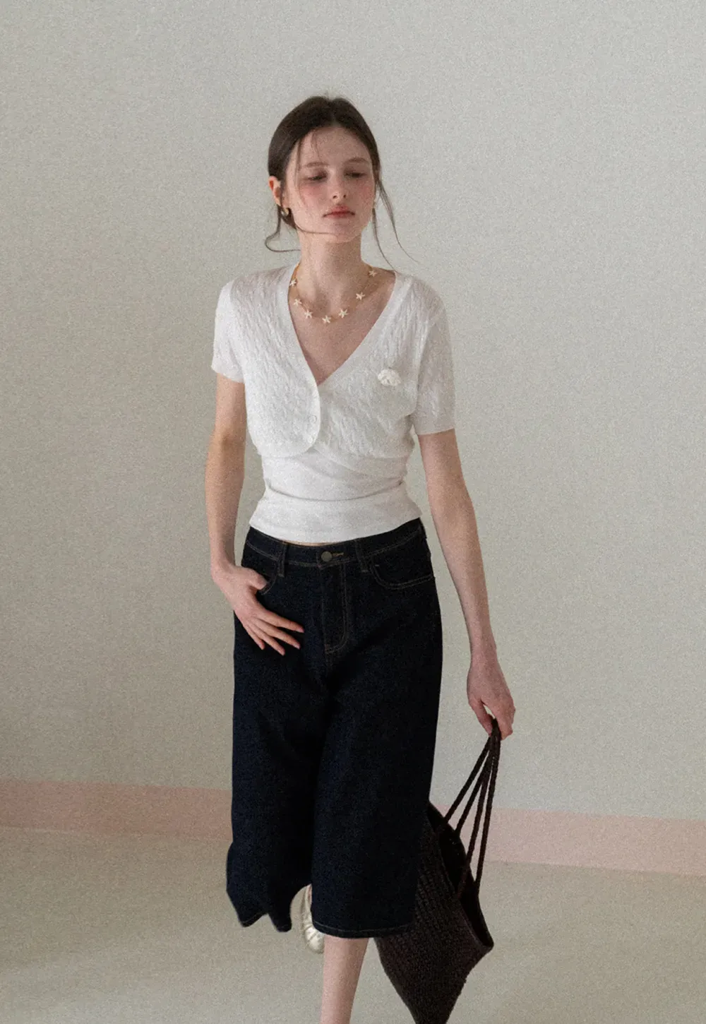 Wide leg cropped denim pants with contrast stitching
