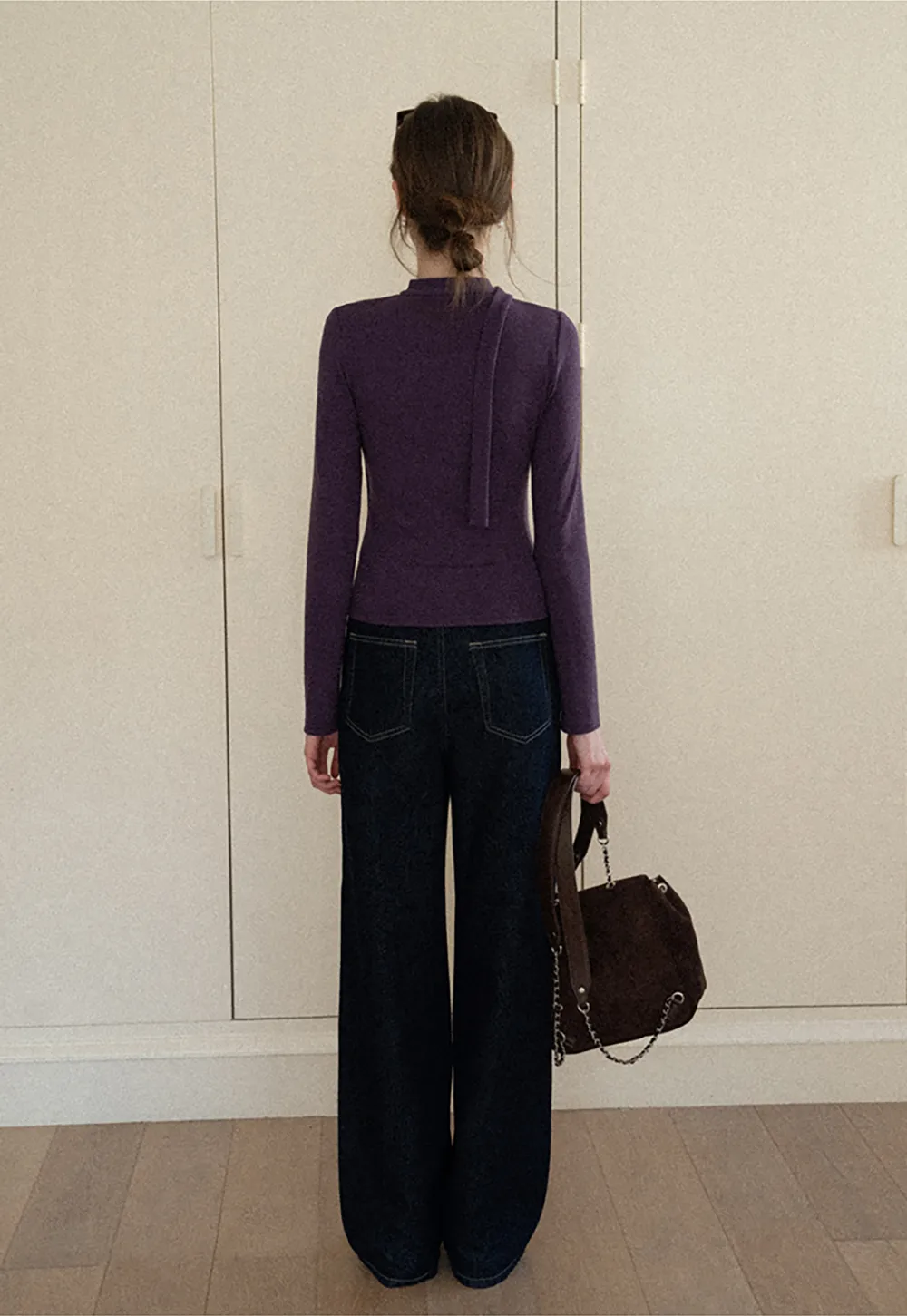 V neck long sleeve top with choker design