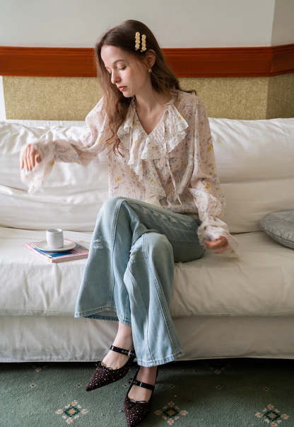 Women's Wide Leg Distressed Jeans with Braided Belt