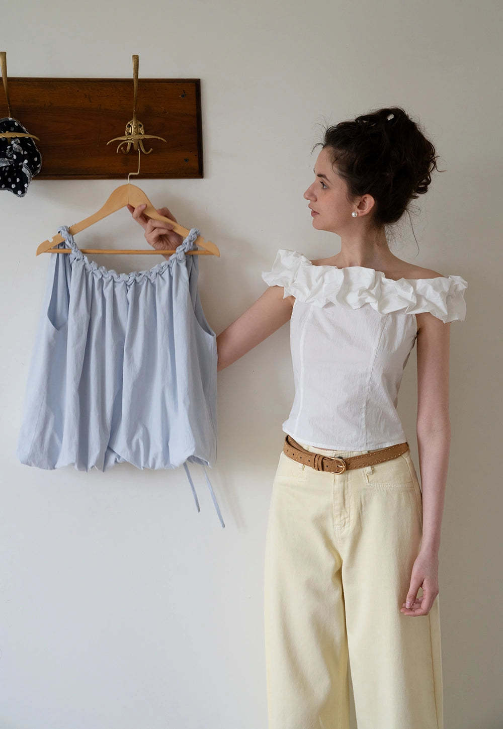 Women's Off Shoulder Ruffle Sleeveless Blouse