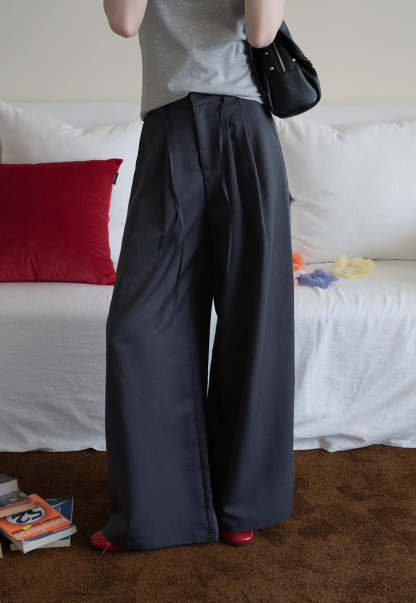 Wide-Leg Pleated Pants