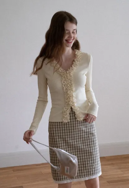 Women's Ruffle Trim V-Neck Long Sleeve Tee