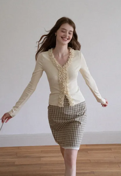 Women's Ruffle Trim V-Neck Long Sleeve Tee