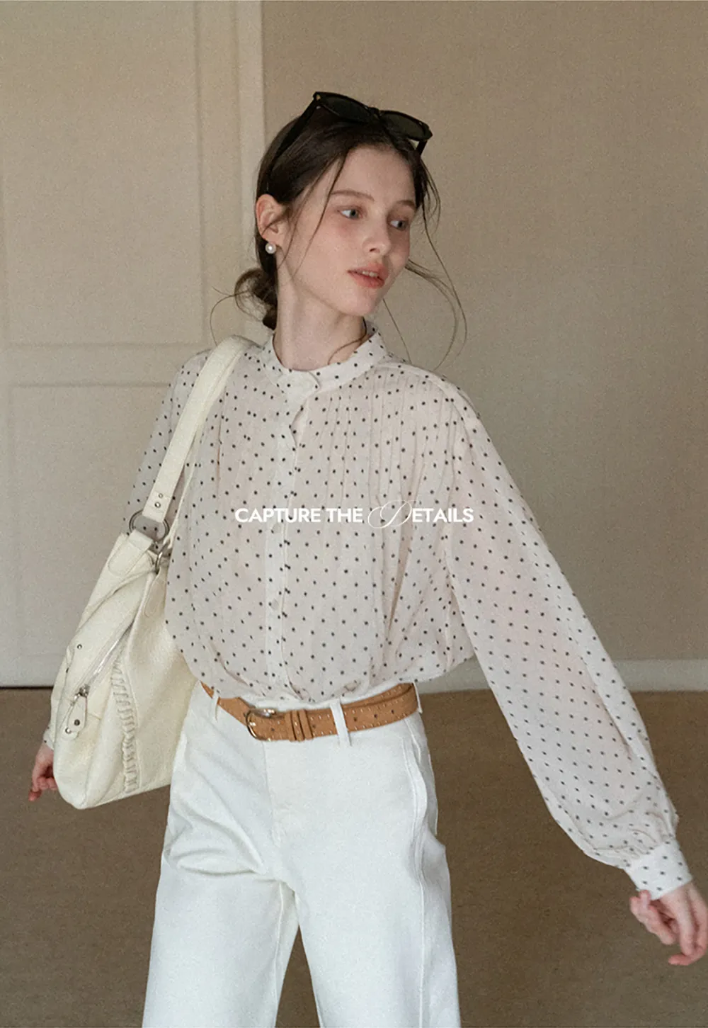 Elegant Blouse with Delicate Dot Pattern and Puffed Sleeves