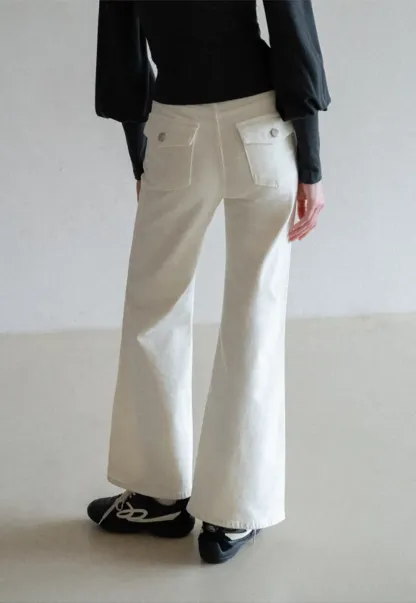 flared high waist jeans with back pocket design