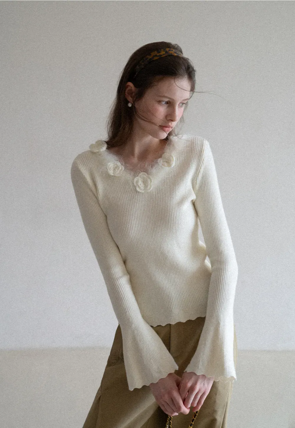 Floral Embellished V Neck Woolen Knit Sweater